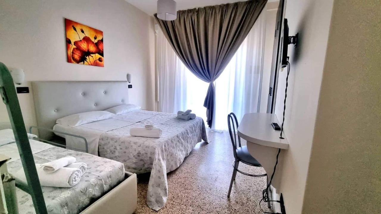 Hotel Bisanzio Cervia Exterior foto